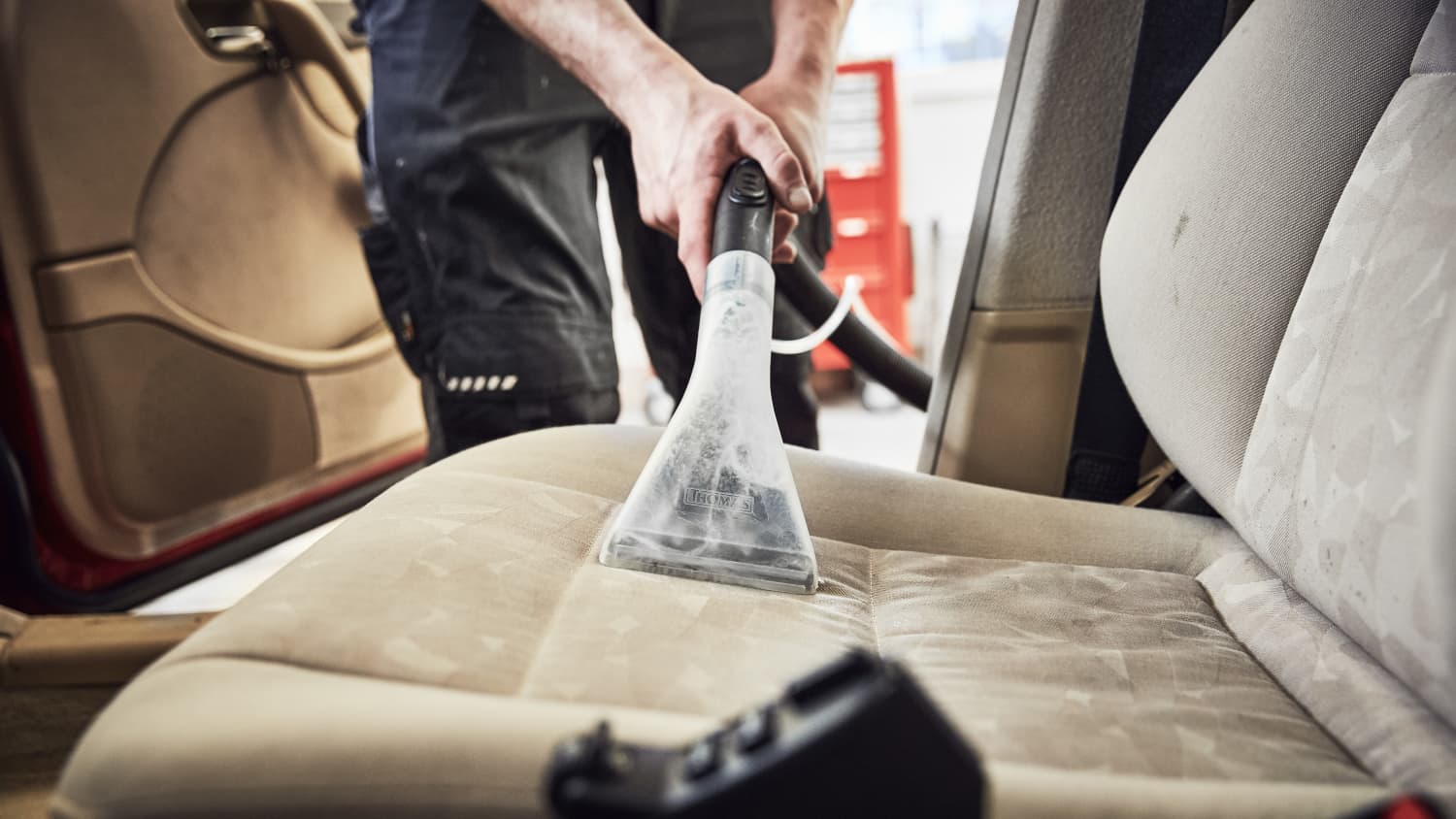 Autositze reinigen: So werden die Sitze wieder sauber