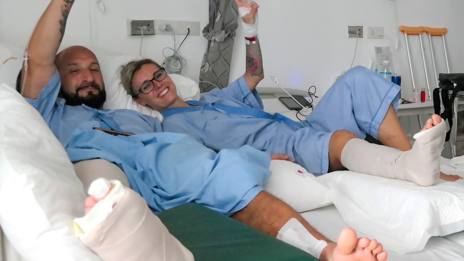 Pascal H. und seine Frau im Krankenhaus während Ihres Thailand-Urlaubs 2018 nach einem Rollerunfall