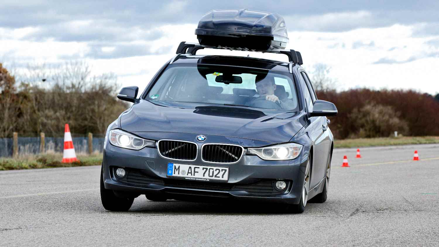 13 Dachboxen werden beim ADAC getestet