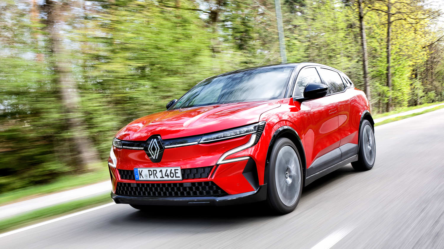 Aufnahme des fahrenden Renault Megane E-Tech