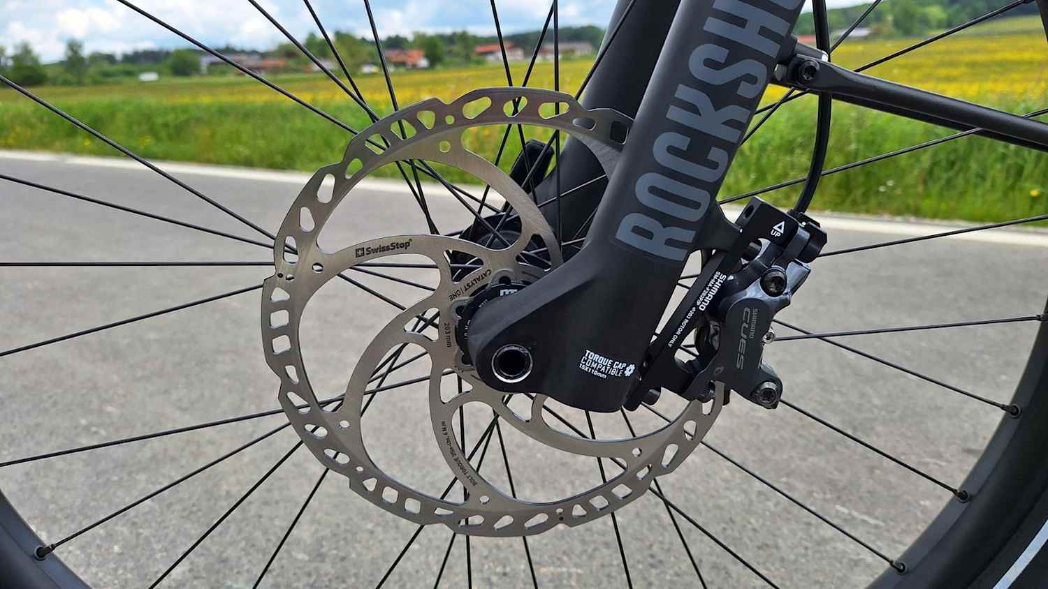 Detailaufnahme der Vierkolbenbremse des E-Bikes Simplon Kagu :e.