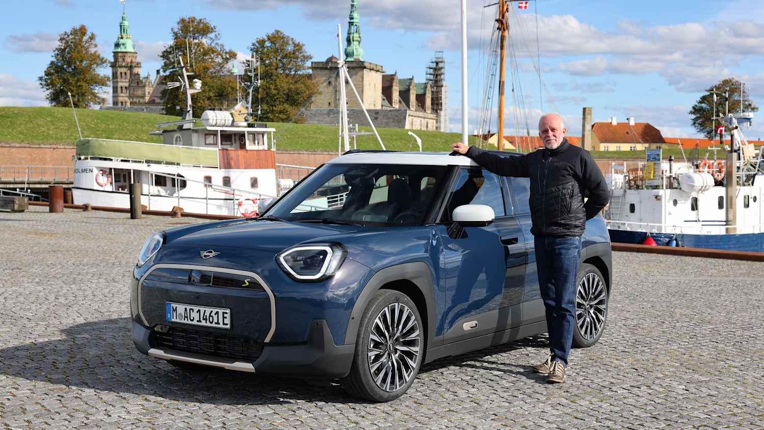 Redakteur Wolfgang Rudschies lehnt sich an den neuen Mini Aceman