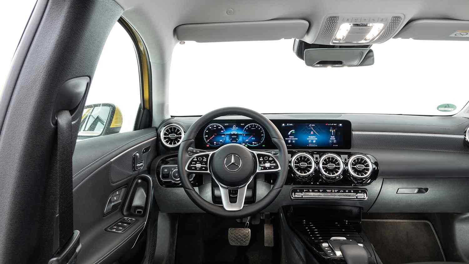Cockpit und Bedienelemente der Mercedes A-Klasse