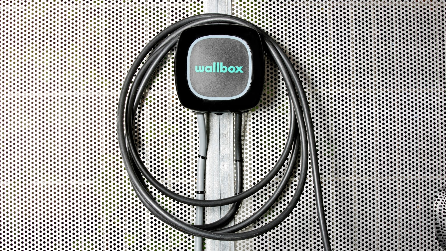Wallbox an der Wand montiert