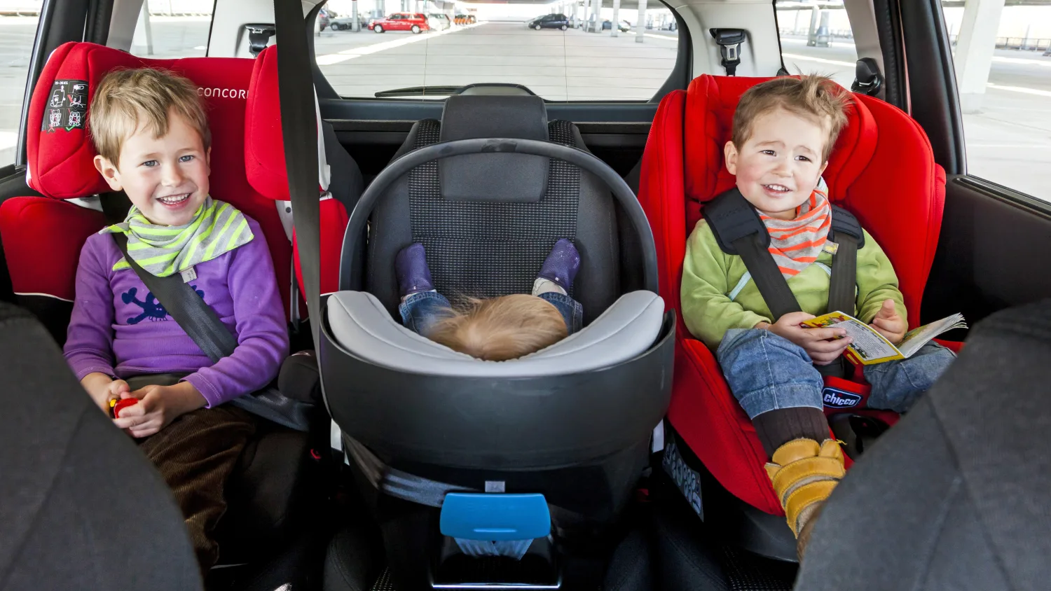 виды кресел для перевозки детей в автомобиле