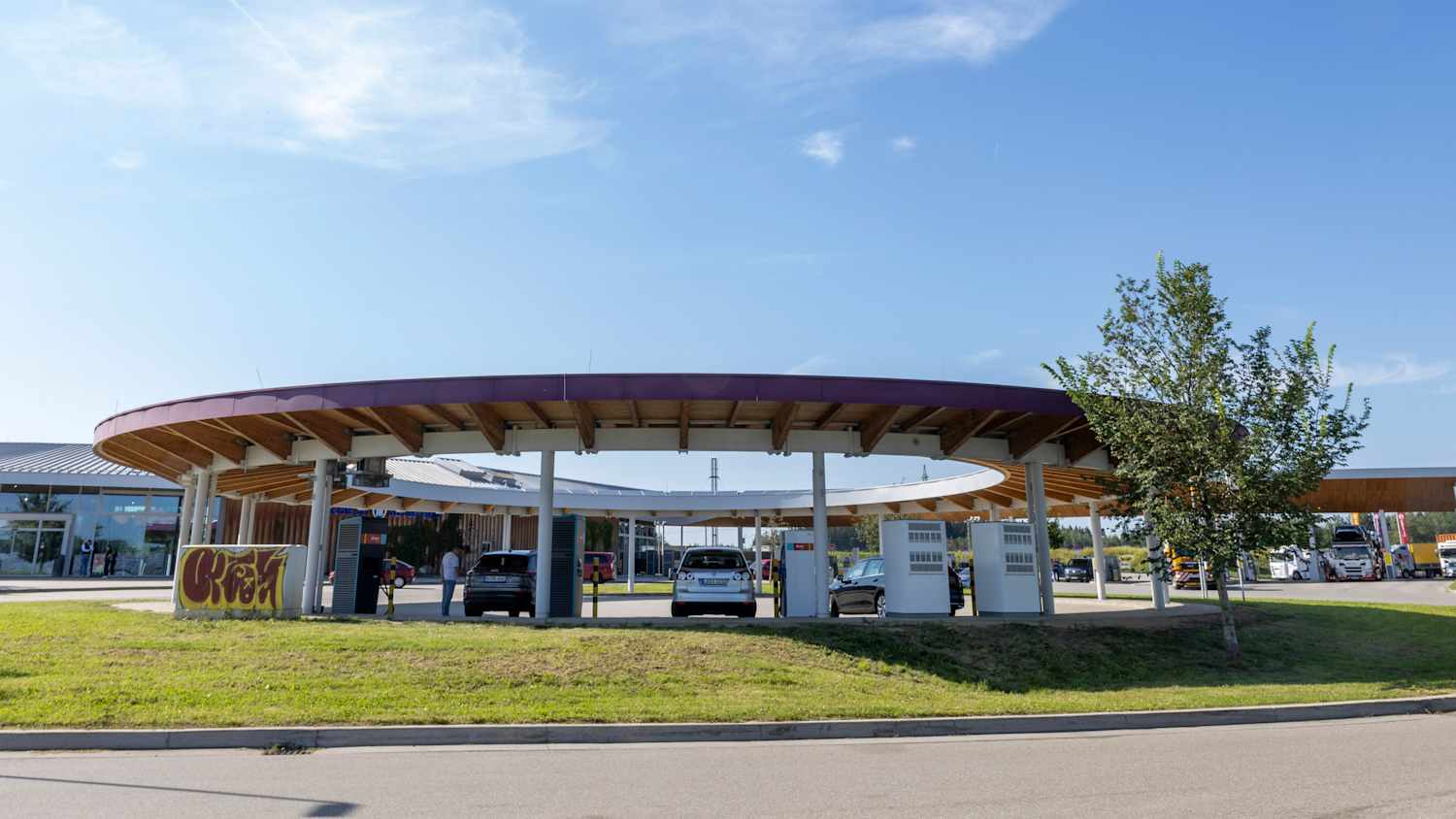 Elektroladesäulen an der Raststätte Fürholzen west