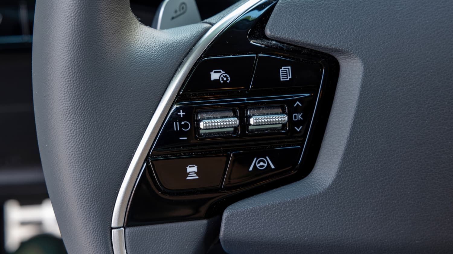 Detailansicht am Lenker des Kia Niro EV