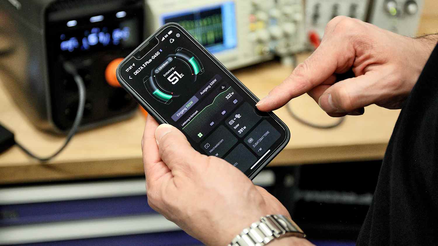 Die App für eine Mobile Powerstation auf einem Smartphone