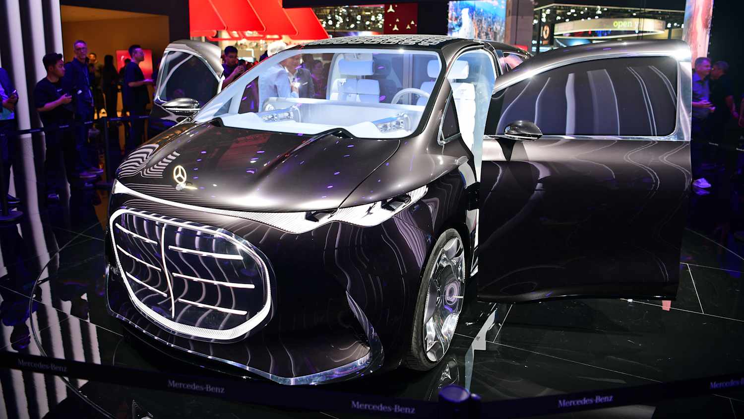 Ein Mercedes Vision V auf der Shanghai Autoshow