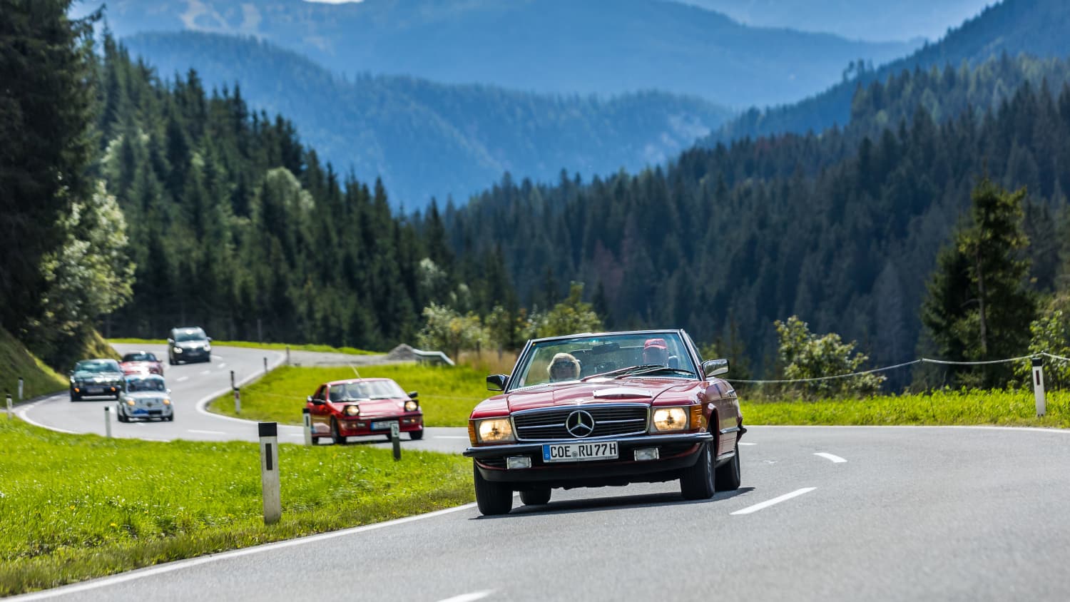 Fernab von überfüllten Straßen erkundeten die Teilnehmer mit rund 60 Klassikern die idyllische Landschaft am Nordrand der Alpen