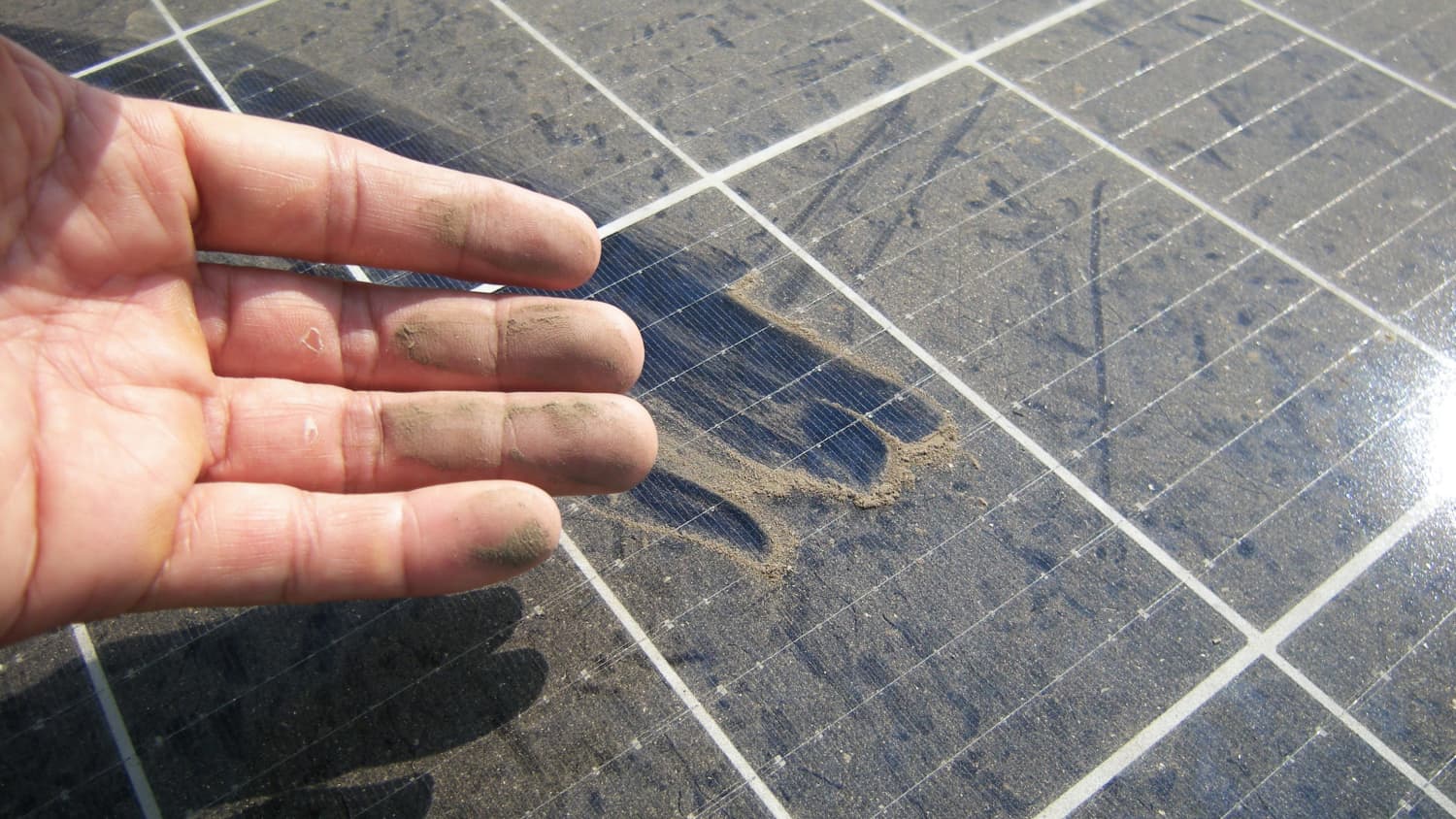 Schmutz auf einer Photovoltaikanlage
