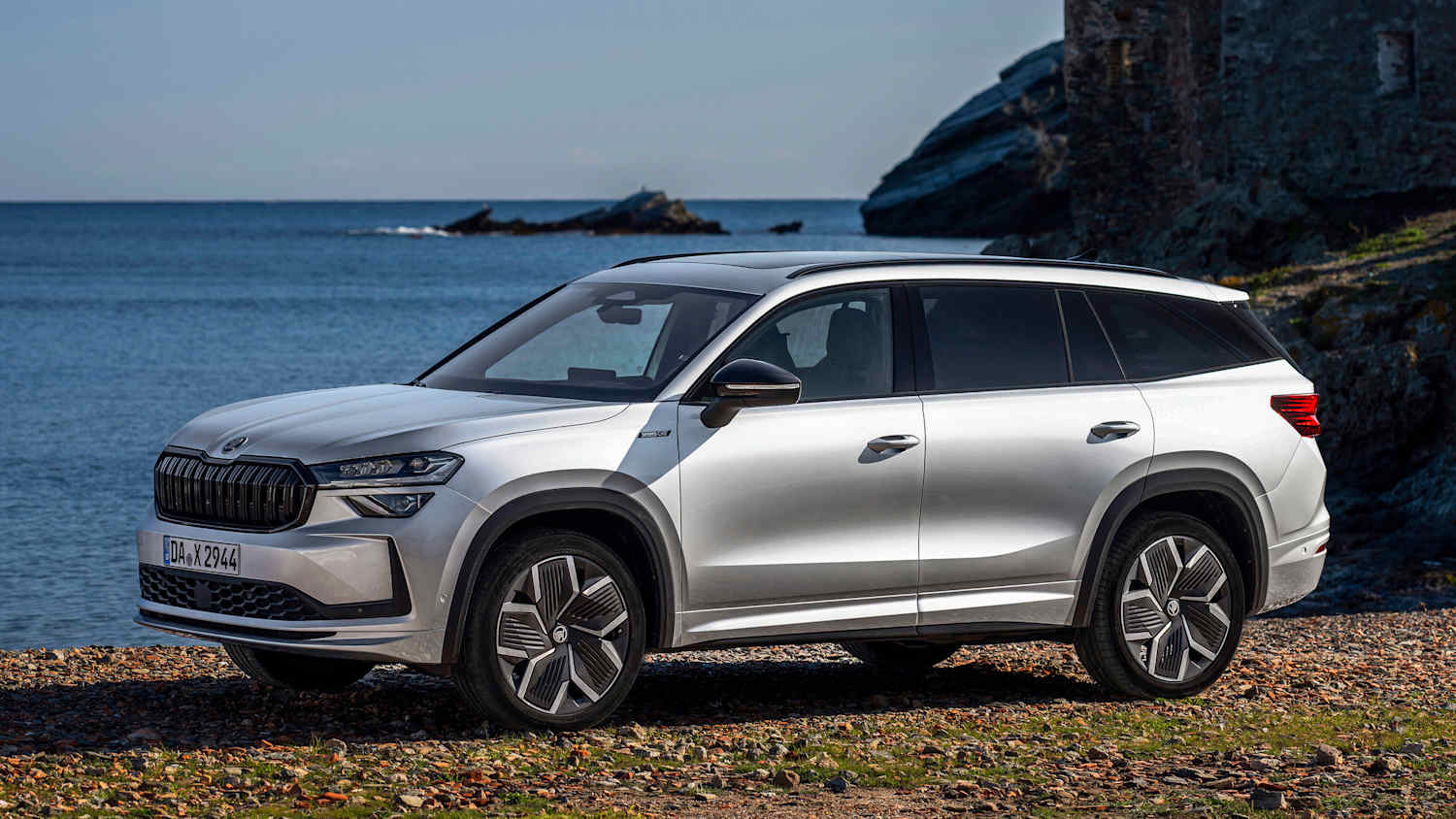 Seitenansicht eines stehenden Skoda Kodiaq