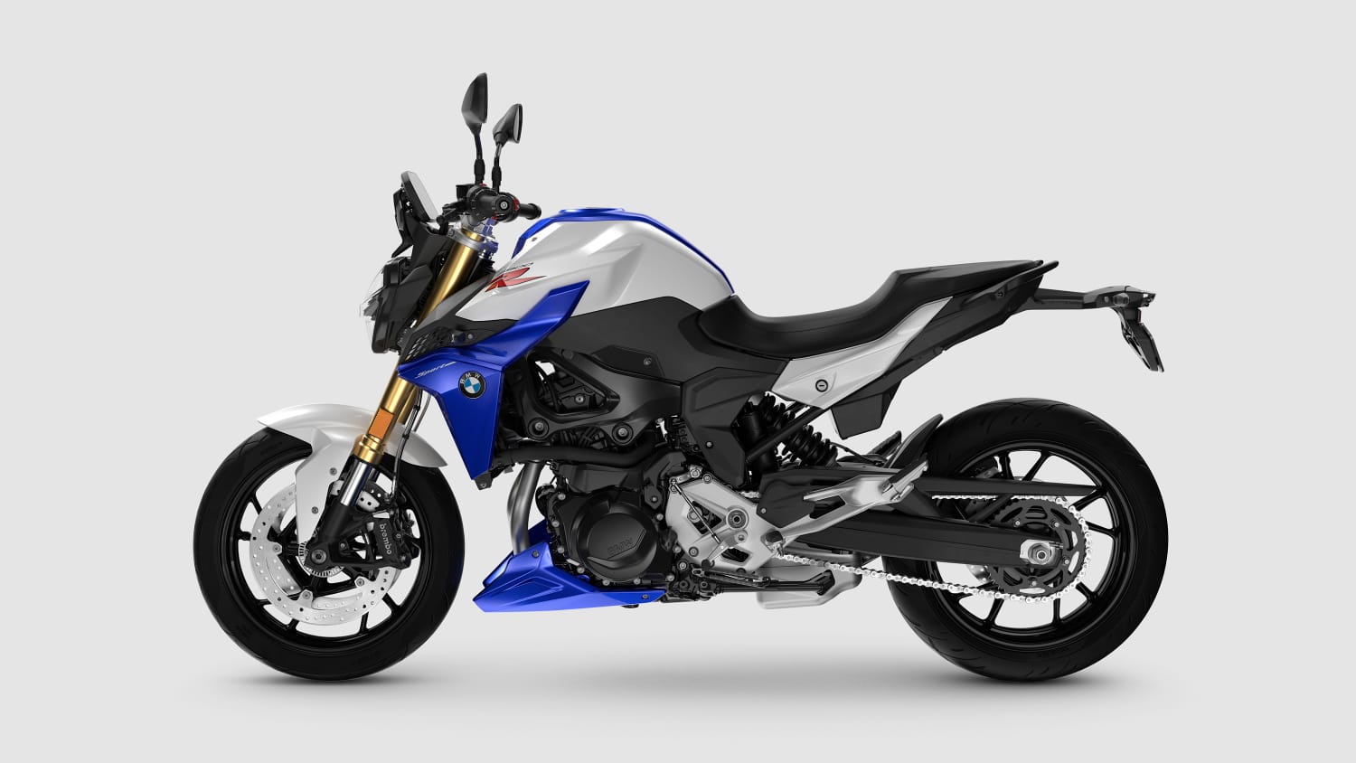 Seitliche Aufnahme der BMW F900 R