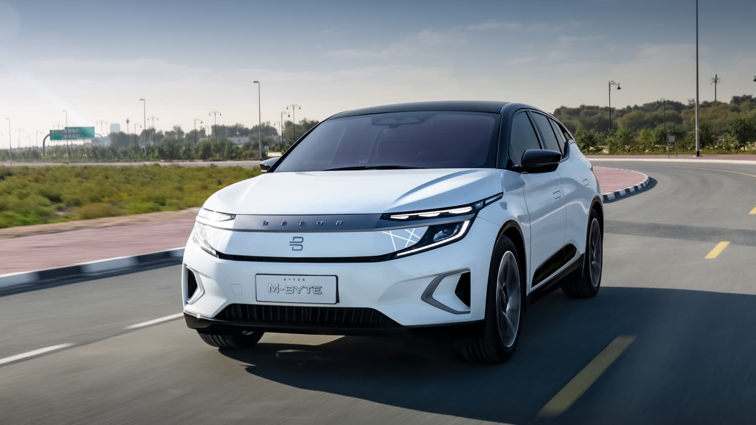 Ein M-Byte von Byton fahren von vorne