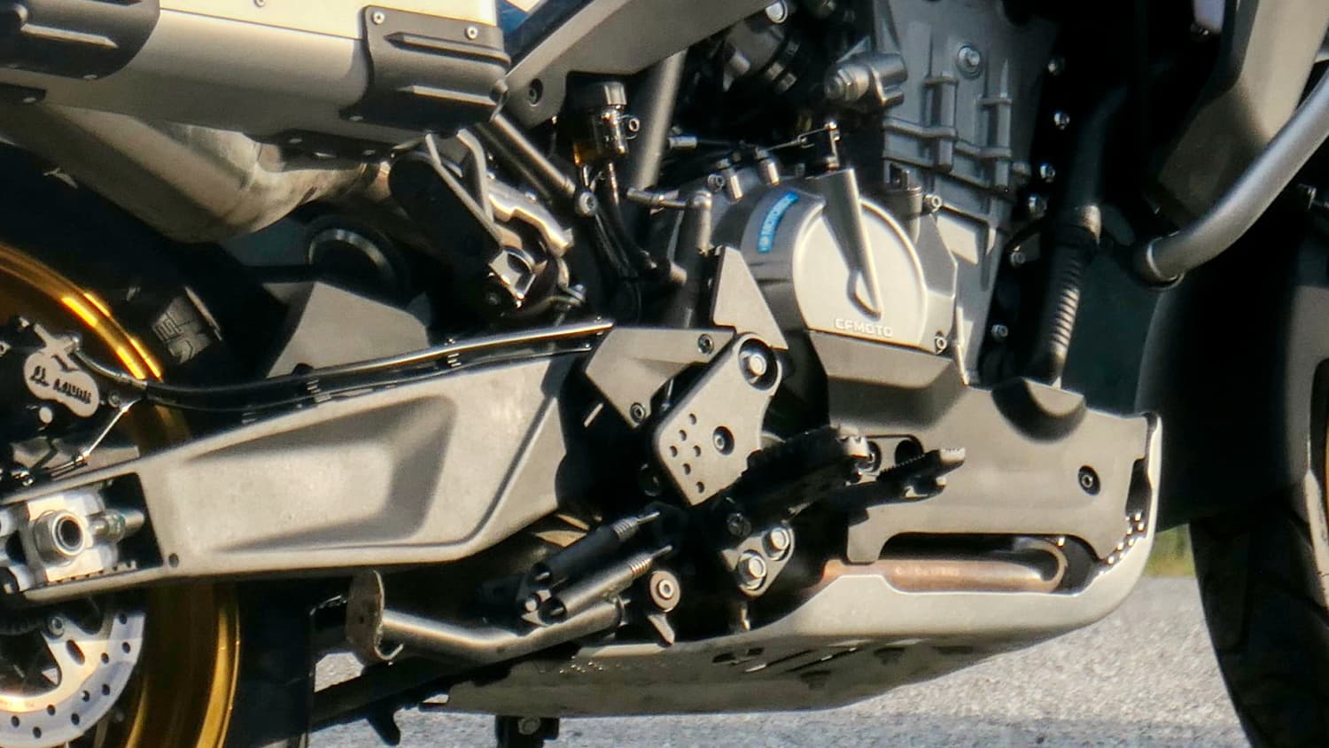 Der Motor einer CF Moto 800MT Touring