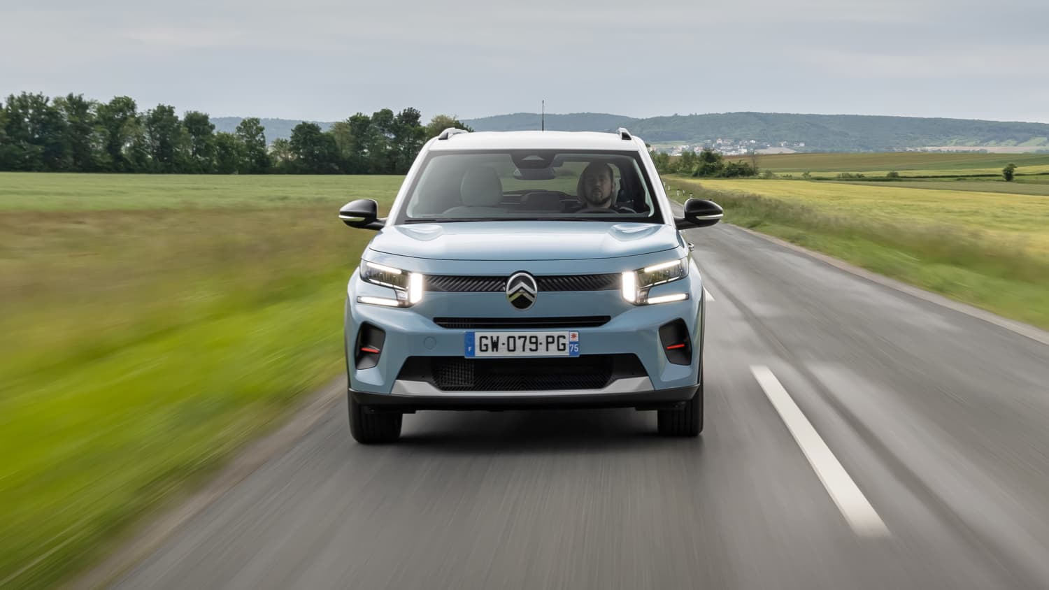 Frontansicht eines fahrenden Citroen C3