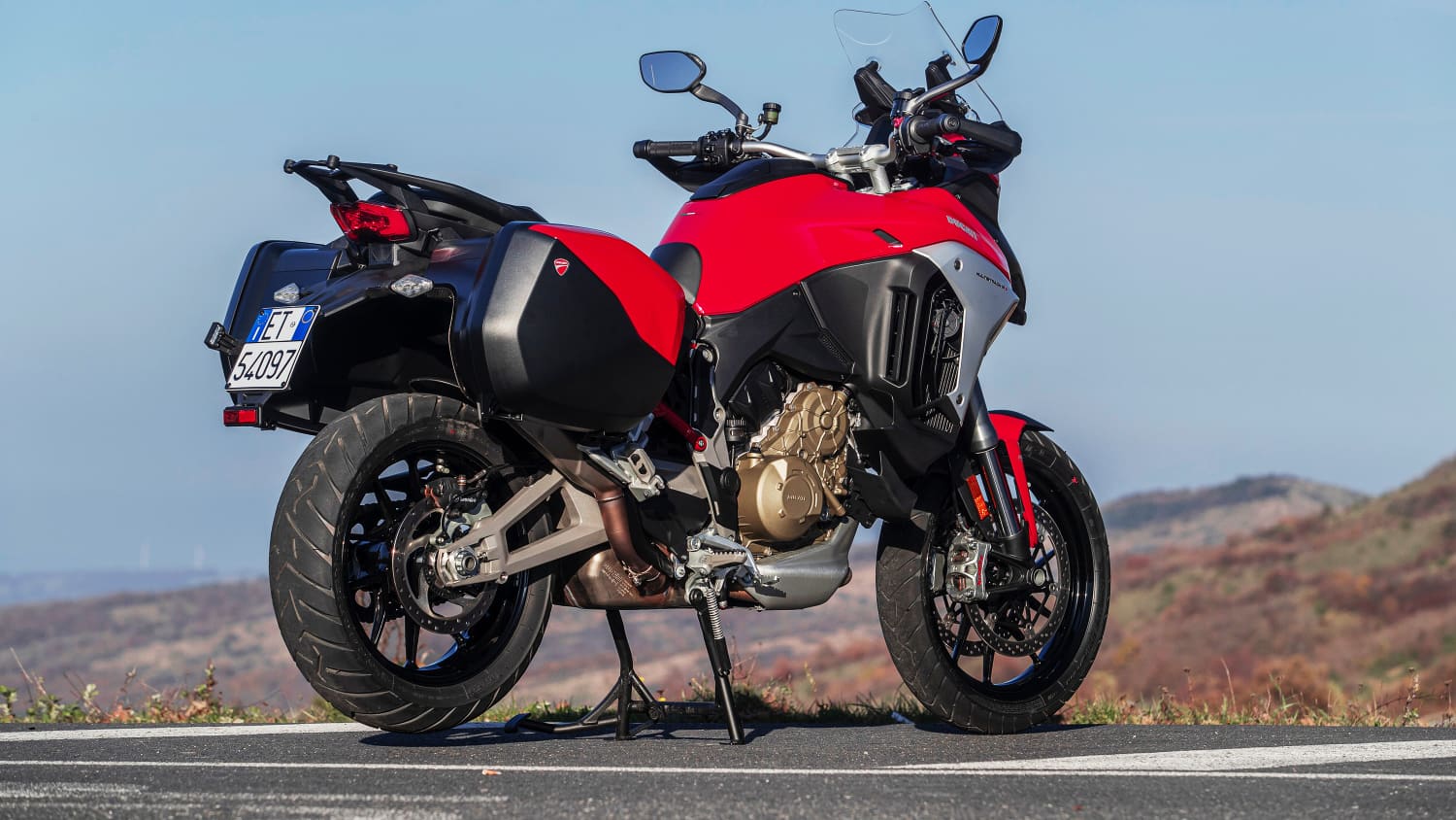 Aufnahme von hinten der Ducati Multistrada V4 S