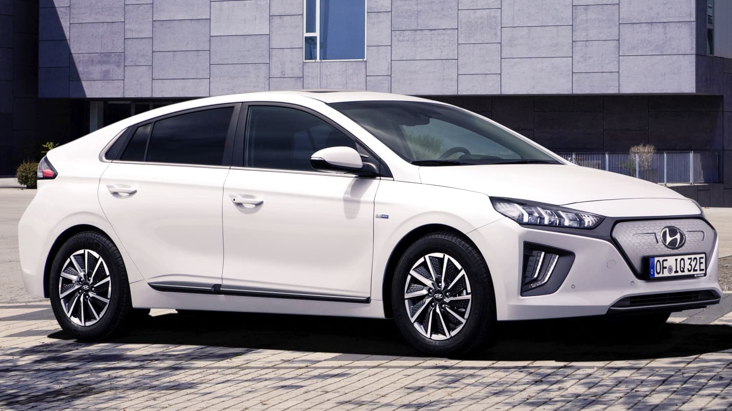 Der Hyundai Ioniq Elektro in weiss