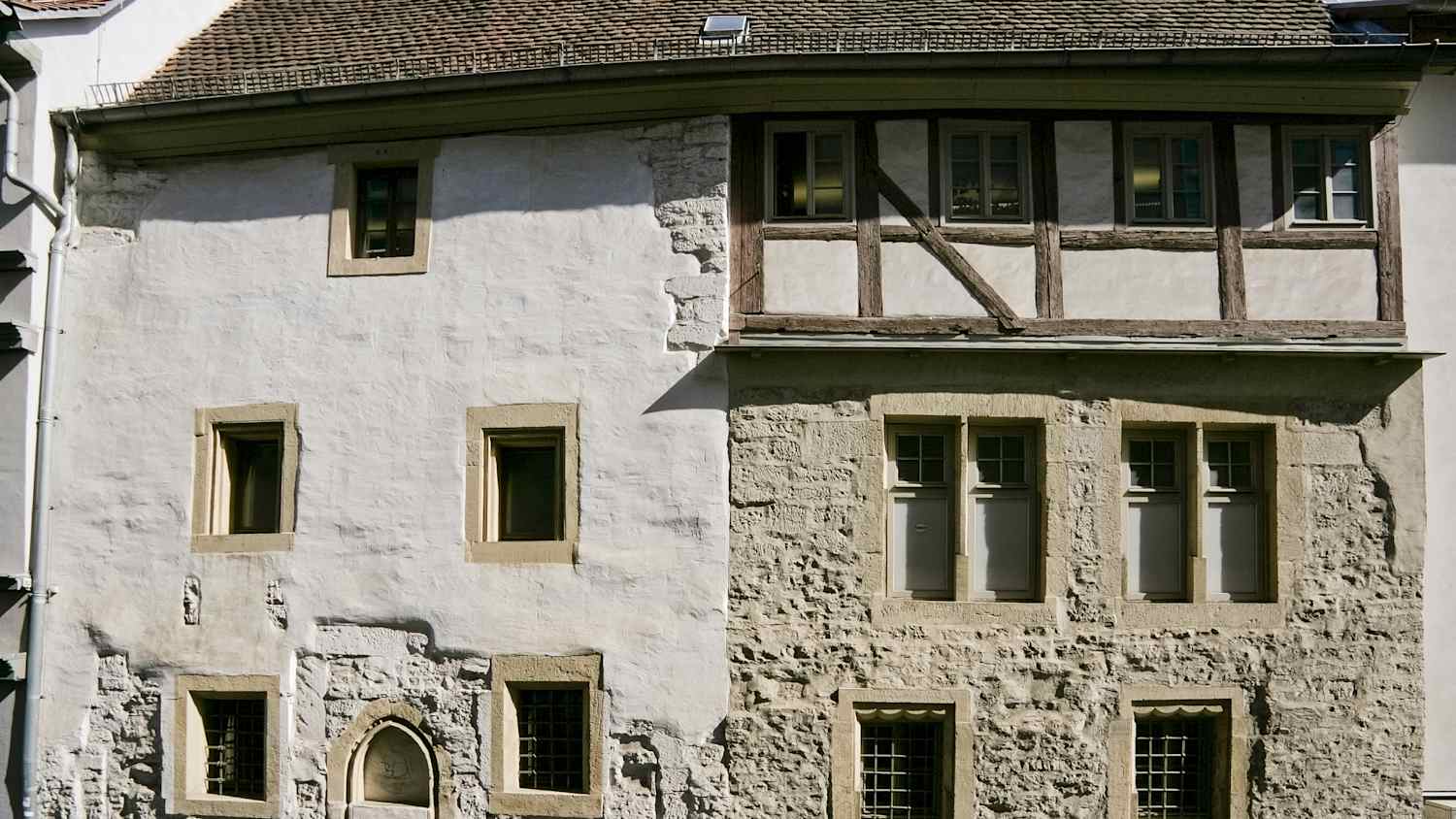 Aufnahme des Steinernen Hauses in Erfurt