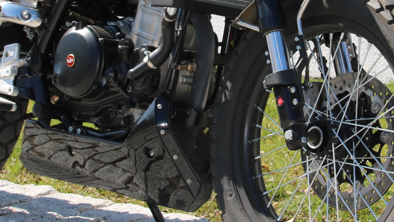 Blick auf den Motor der F. B Mondial HPS 3001 ABS