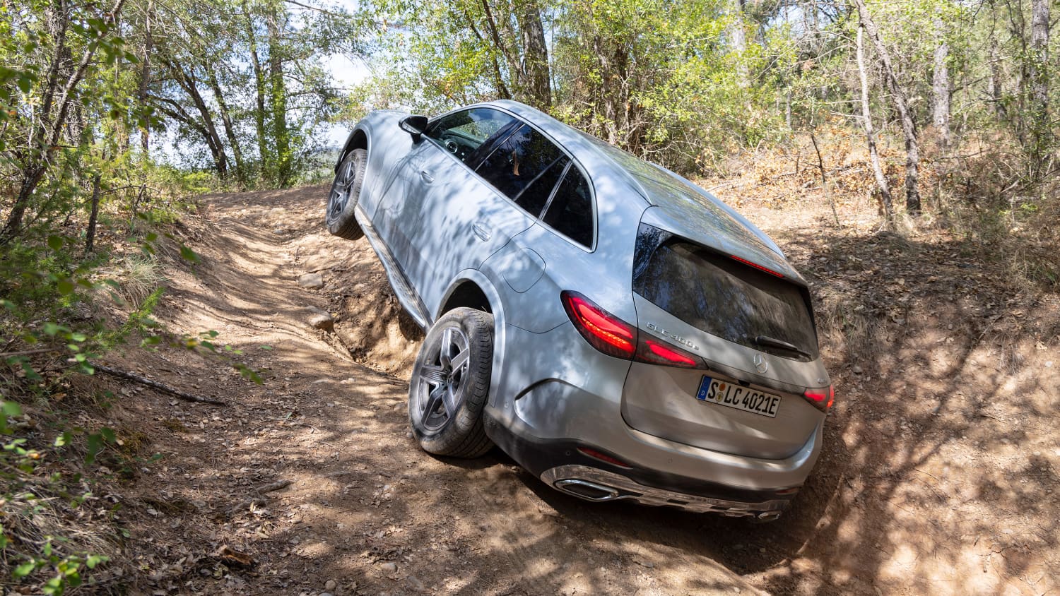 Der Antrieb des Mercedes GLC wird am Abhang getestet