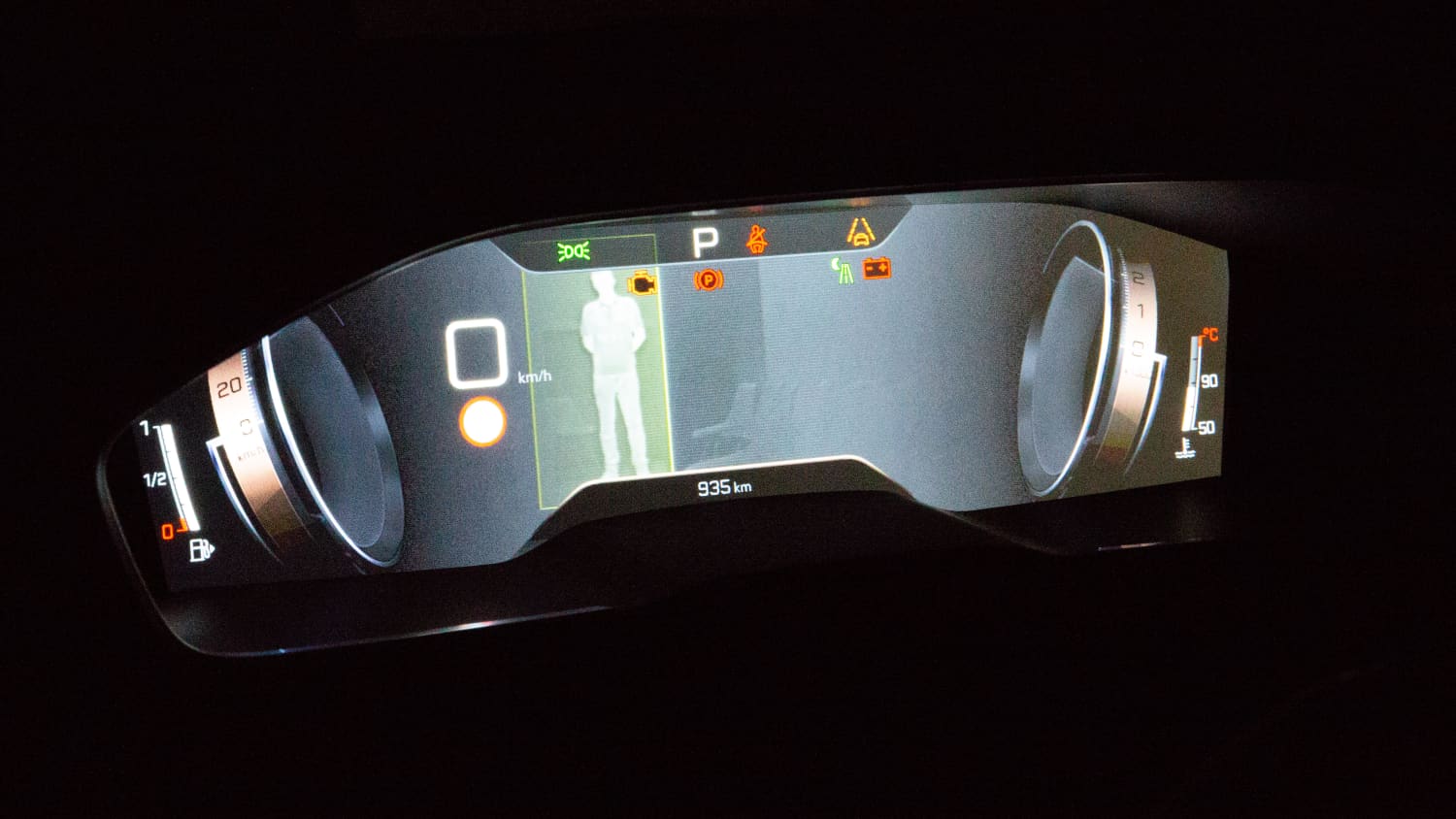 Display eines Peugeot 508 mit Night Vision