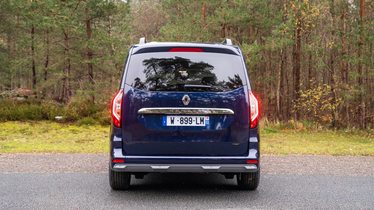 Renault Kangoo ETech Electric stehend Heckansicht