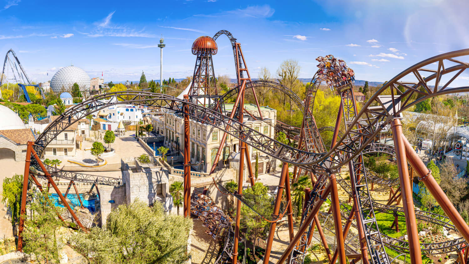 Die Achterbahn Voltron Nevera im Europa-Park