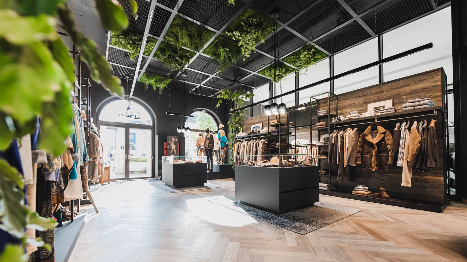 Innenaufnahme des Luis Trenker Store in Bozen