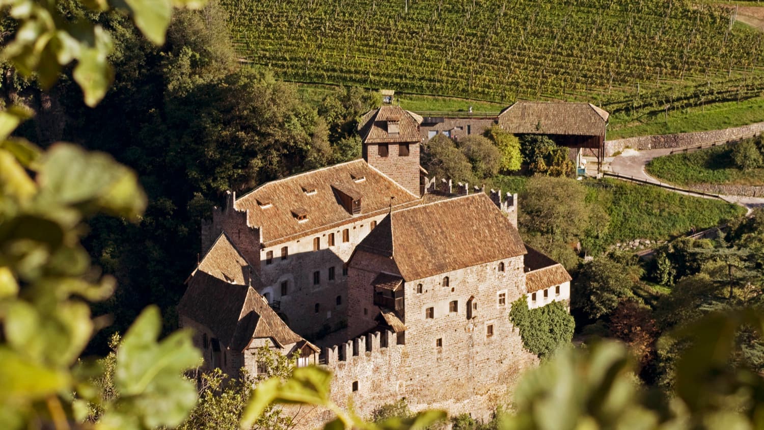 Luftaufnahme des Schloss Runkelstein
