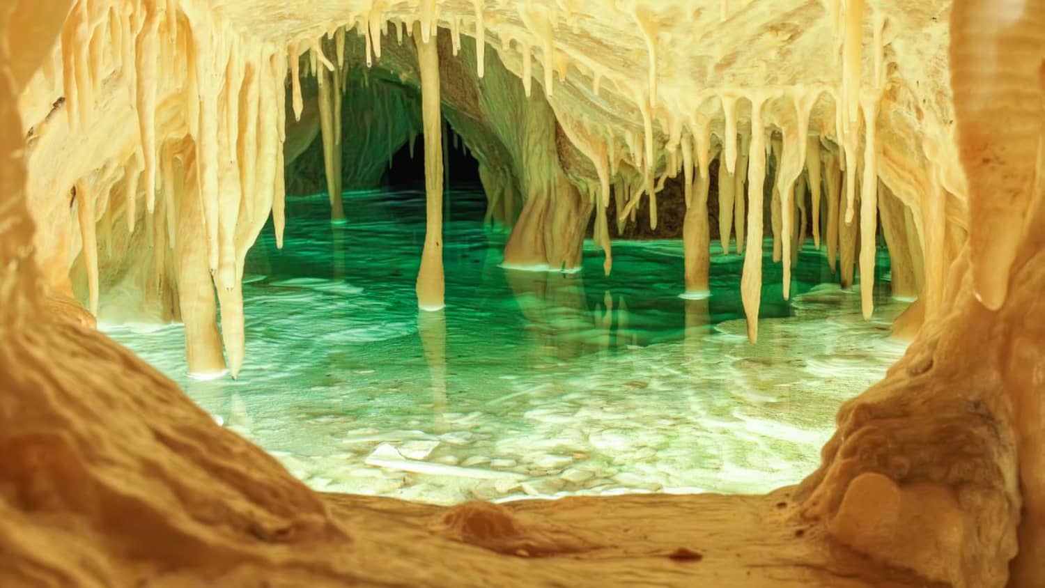 Eine Innenaufnahme der Obir Tropfsteinhöhle in Österrreich