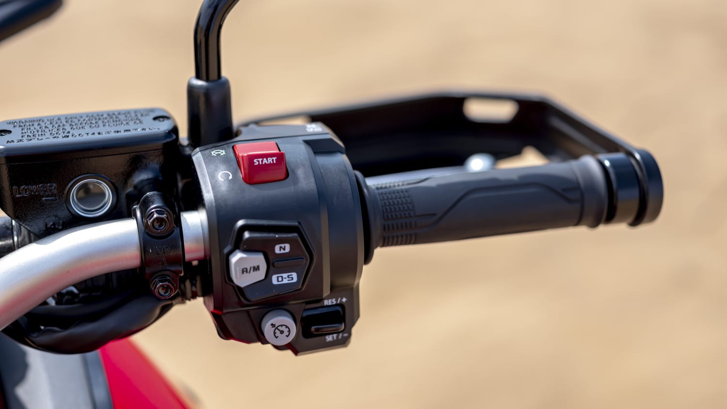 Rechter Griff der Honda Africa Twin CRF1100