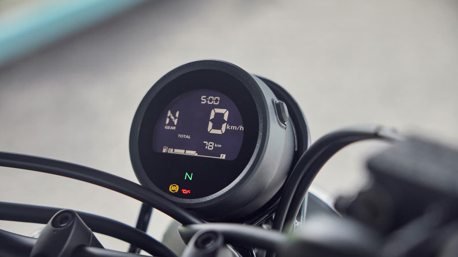 Detailaufnahme des Tacho der Honda CL500