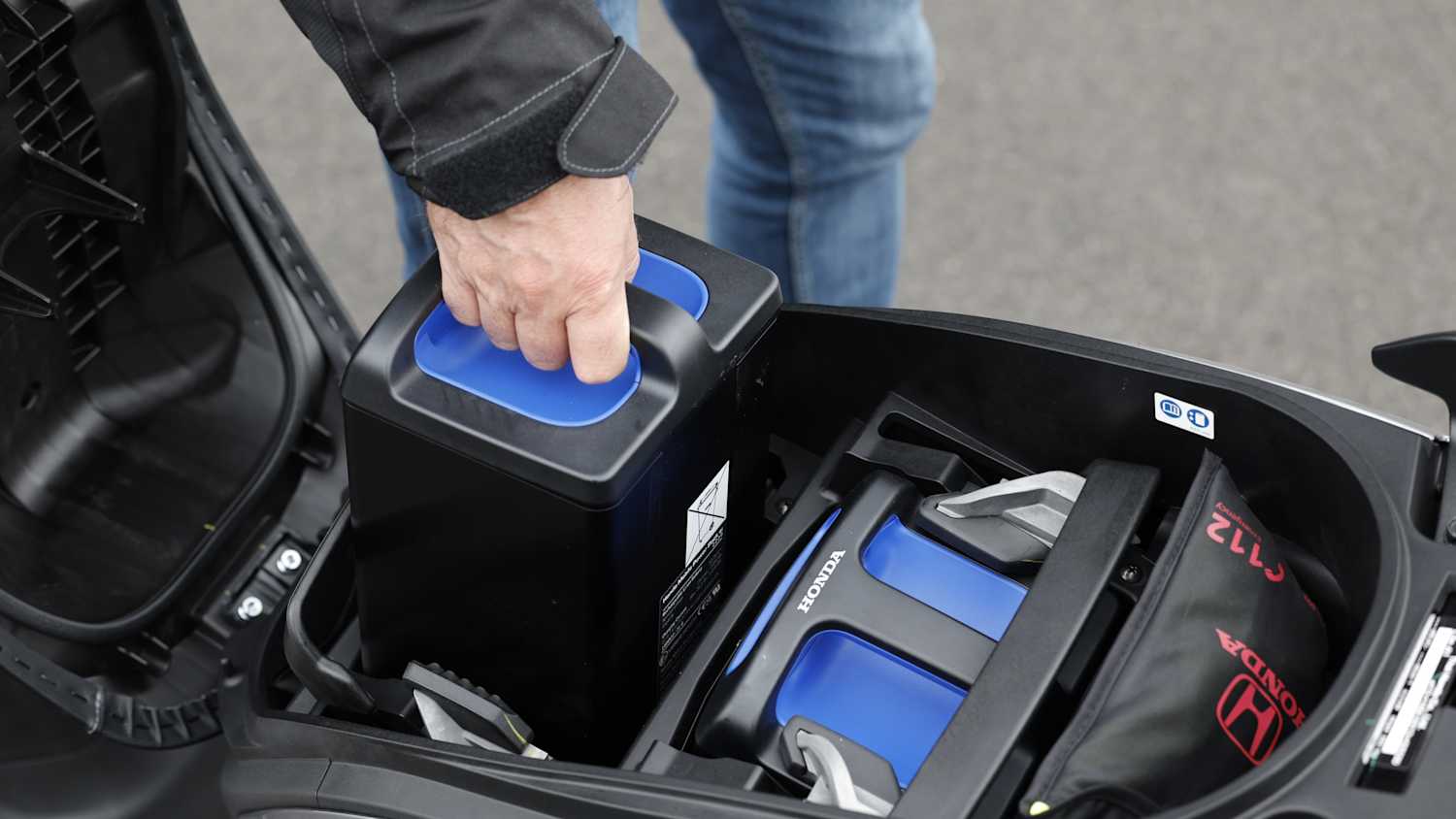 Ein Fahrbericht des E-Rollers Honda CUV