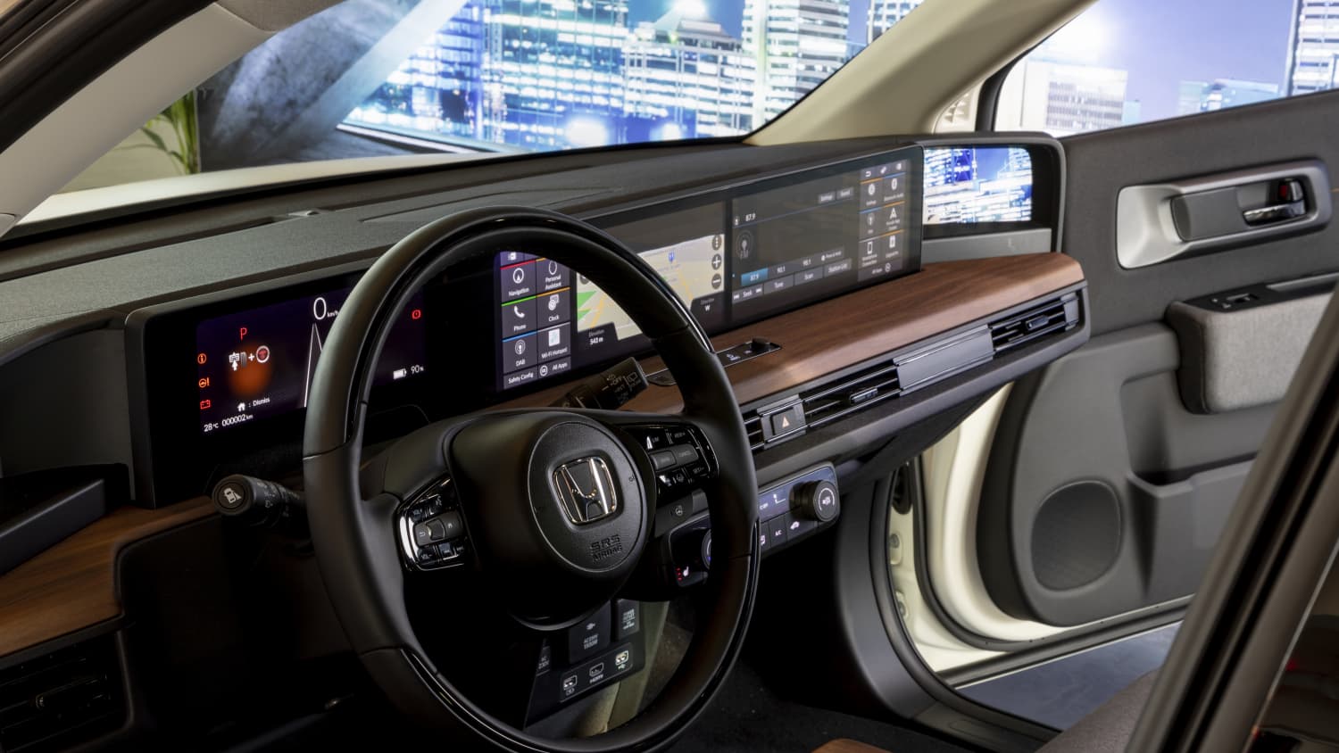 Das Cockpit des neuen Honda-e, der kleine Elektro Flitzer von Honda