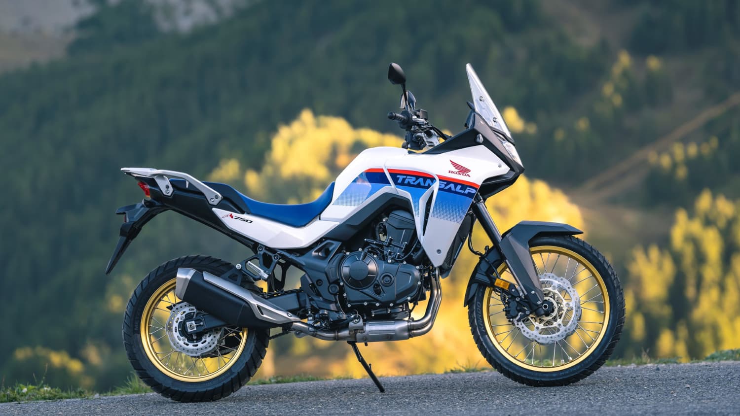 Seitenansicht der Honda XL750 Transalp