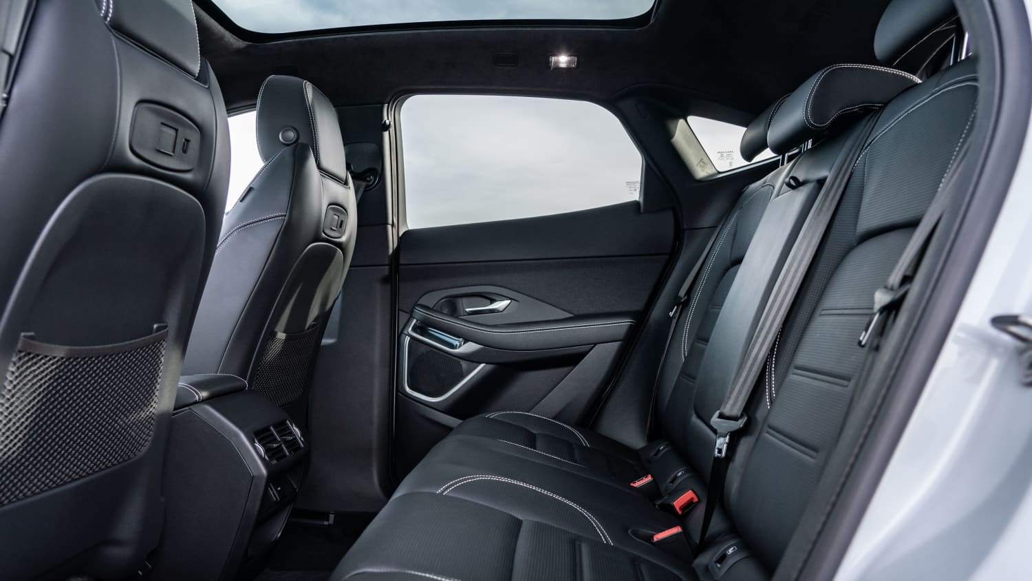 Die Rückstzbank vom Jaguar E-Pace