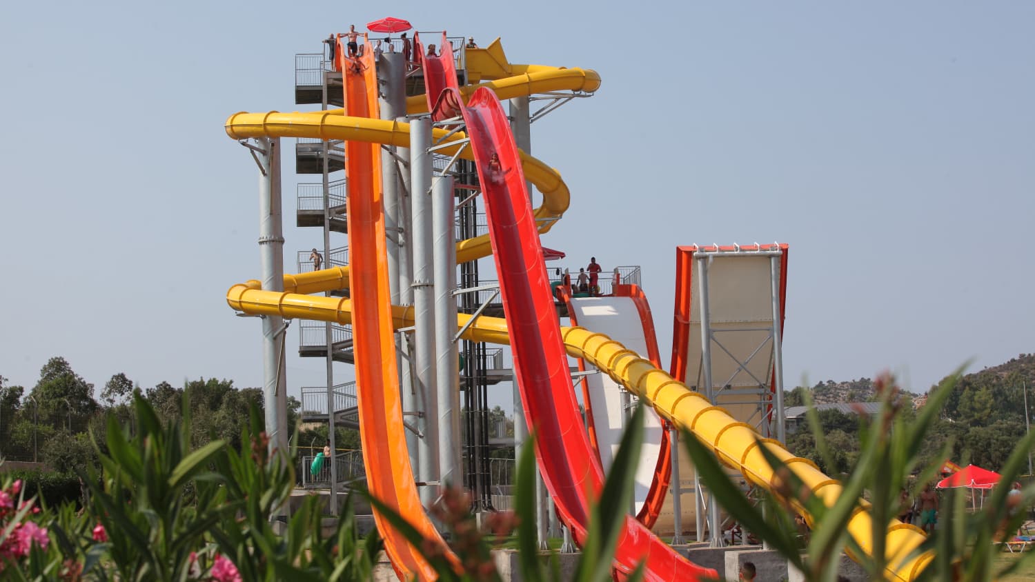 Eine große Rutsche im Acquaplus Water Park nahe Heraklion auf Kreta