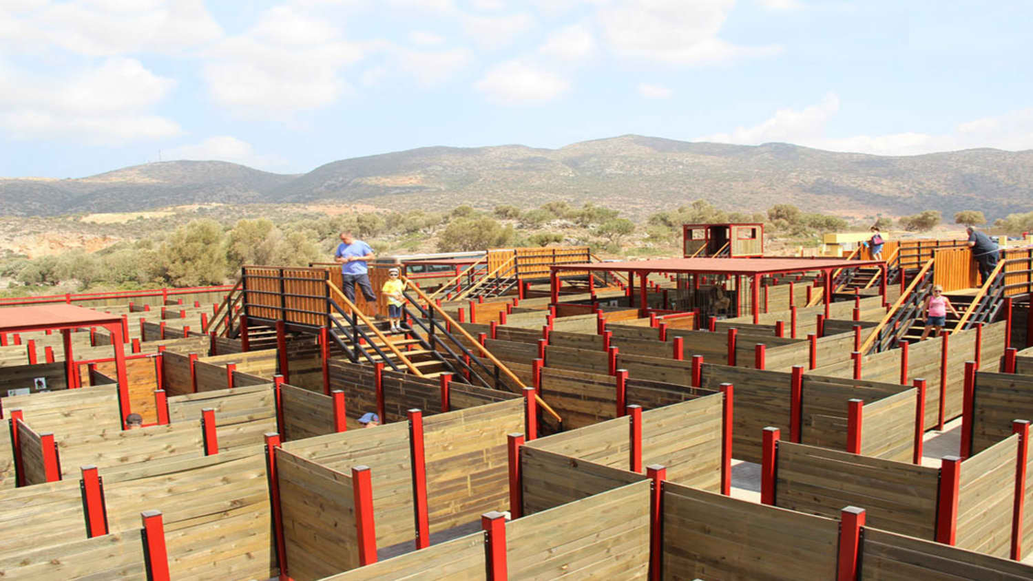 Besucher im Labyrinth Thema park auf Kreta