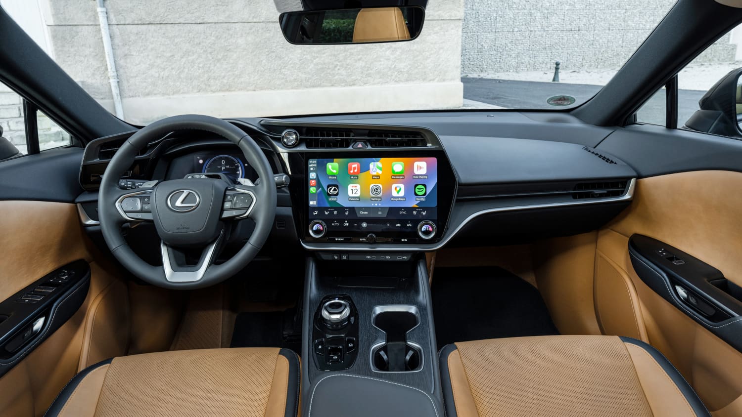 Das Armaturenbrett ddes Lexus RZ 450e