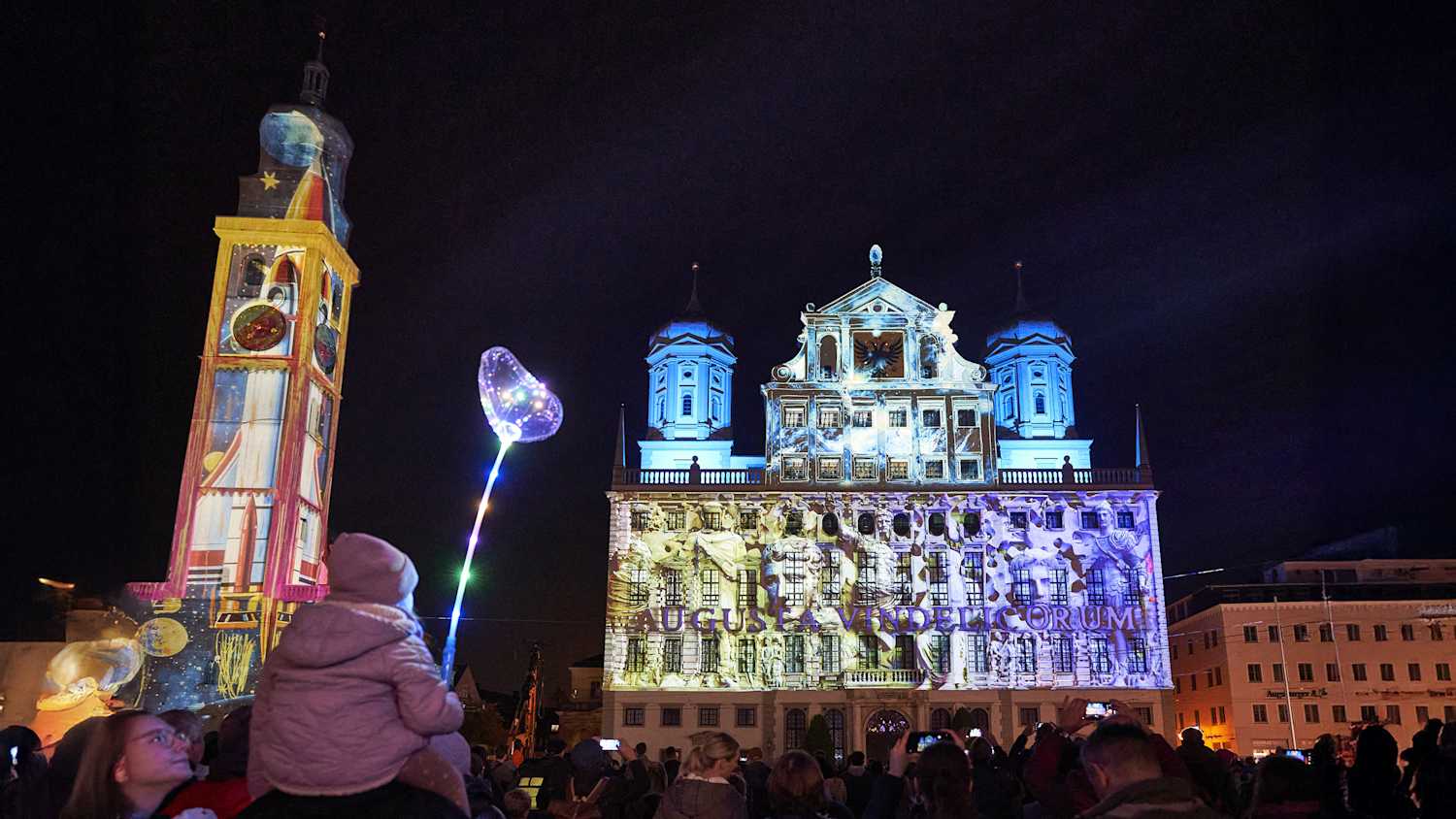 Eine Lichtinstallation bei den Light Nights Augsburg