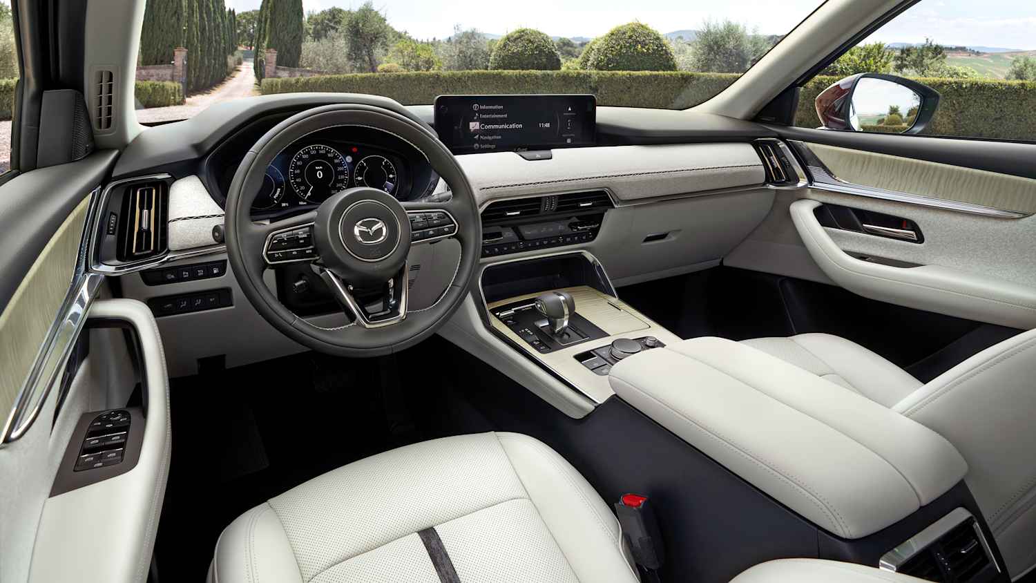 Das Cockpit des Mazda CX-80