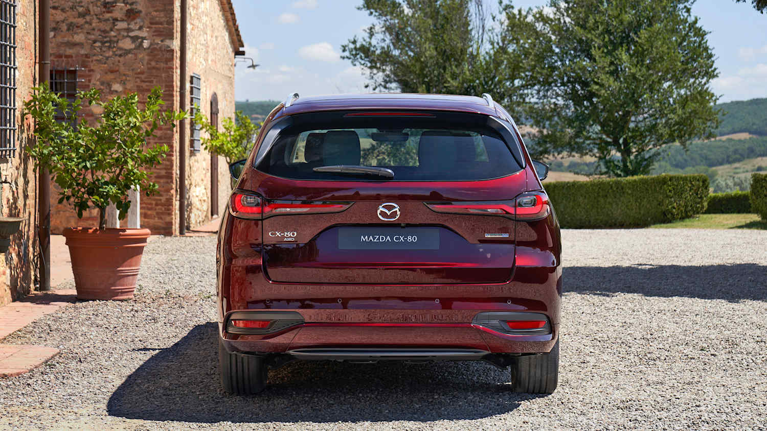 Der Mazda CX-80 von hinten fotografiert