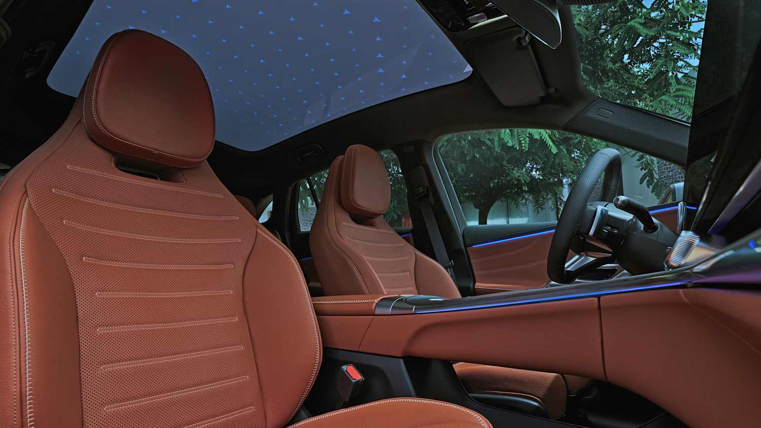 Vordersitze des Mercedes GLC mit EQ Technologie