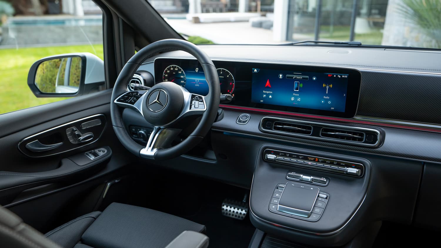 Das Cockpit der neuen Mercedes V-Klasse