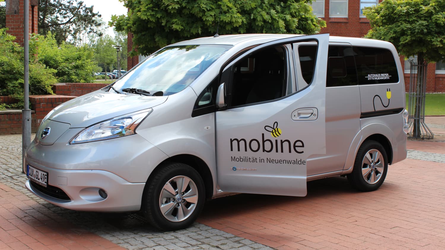 Dorf-Auto-Model Mobine in Neuenwalde