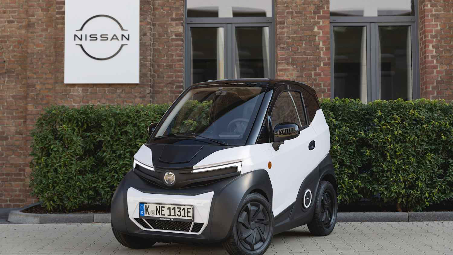 Aufnahme des Mopedautos des Nissan Silence