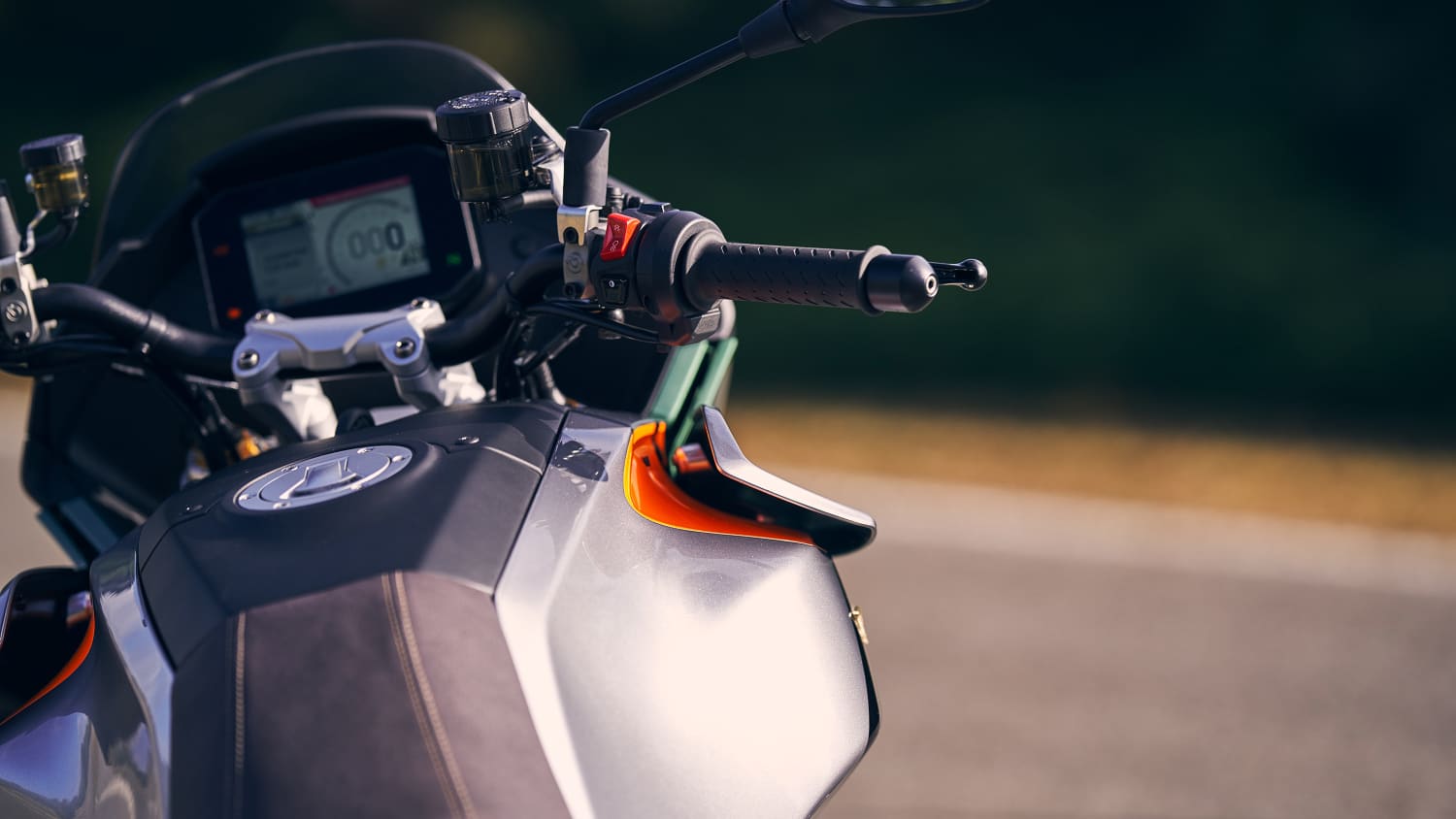 Der Lenker der Moto Guzzi V100 S