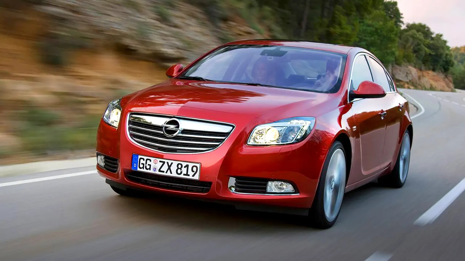 Opel Insignia: Rückrufaktion wegen rostender Spurstangen