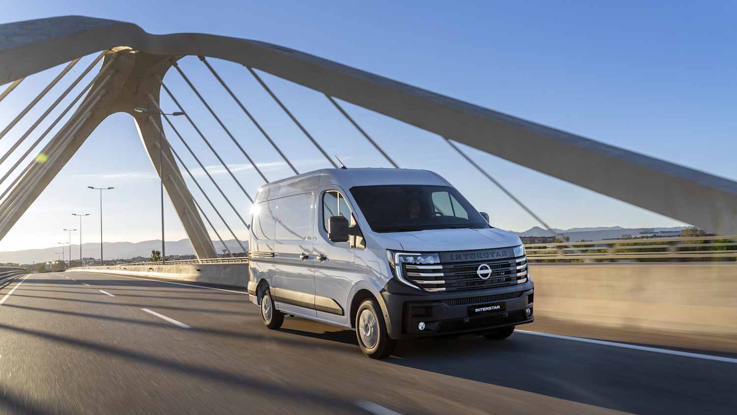 Aufnahme des Nissan Interstar fahrend